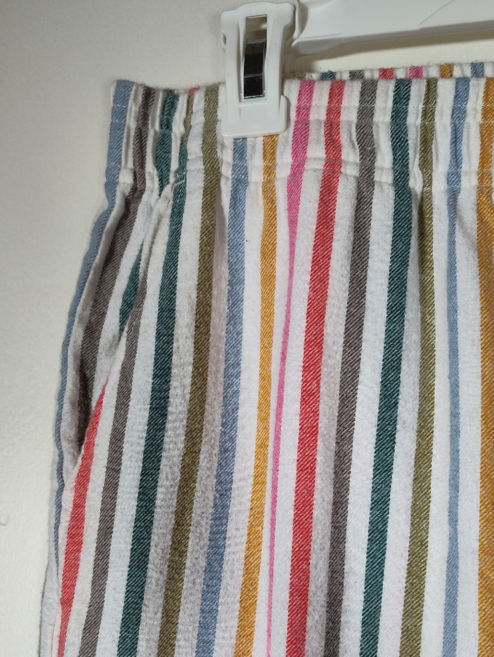 Gap Softest Flannel‎ Pants in Multi Color Happy Stripe M - Picture 2 of 8